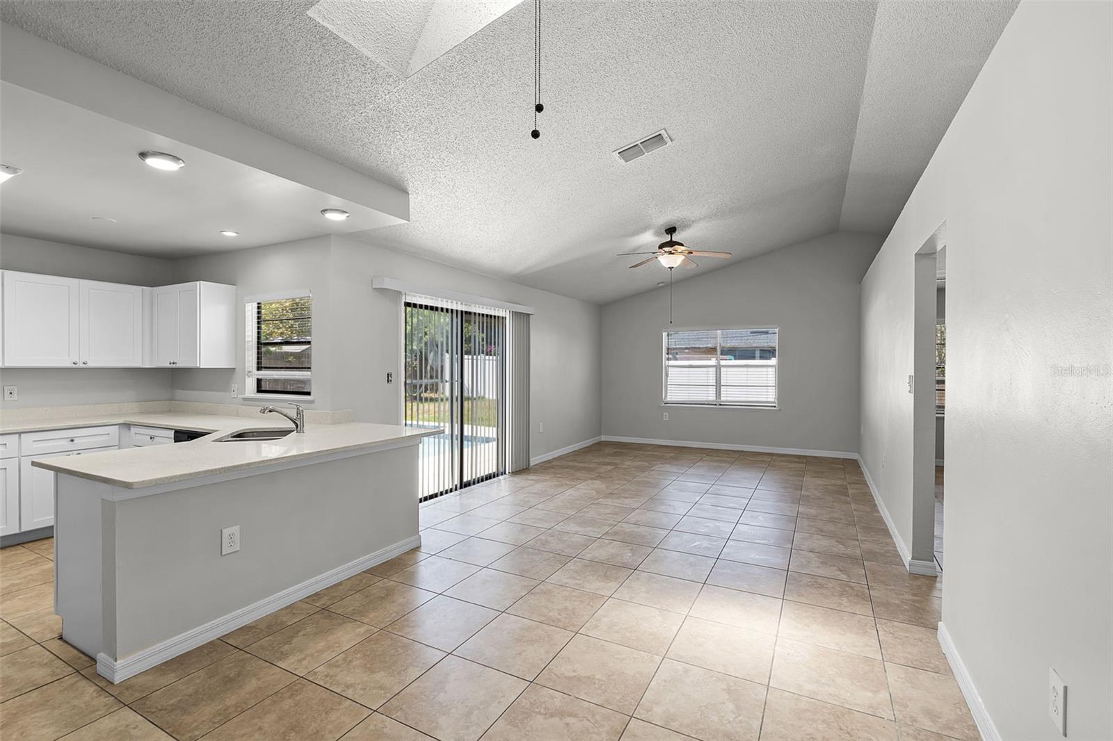 Image 11 of 33 For 996 Big Oaks Drive