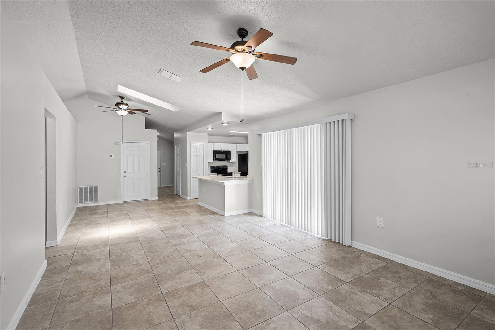 Image 13 of 33 For 996 Big Oaks Drive