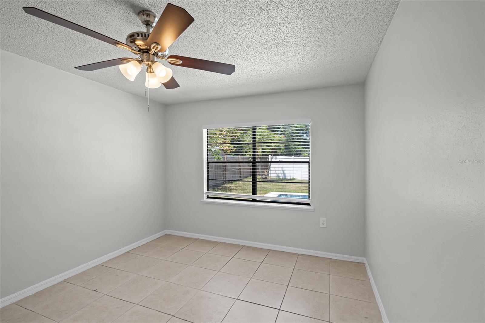 Image 14 of 33 For 996 Big Oaks Drive