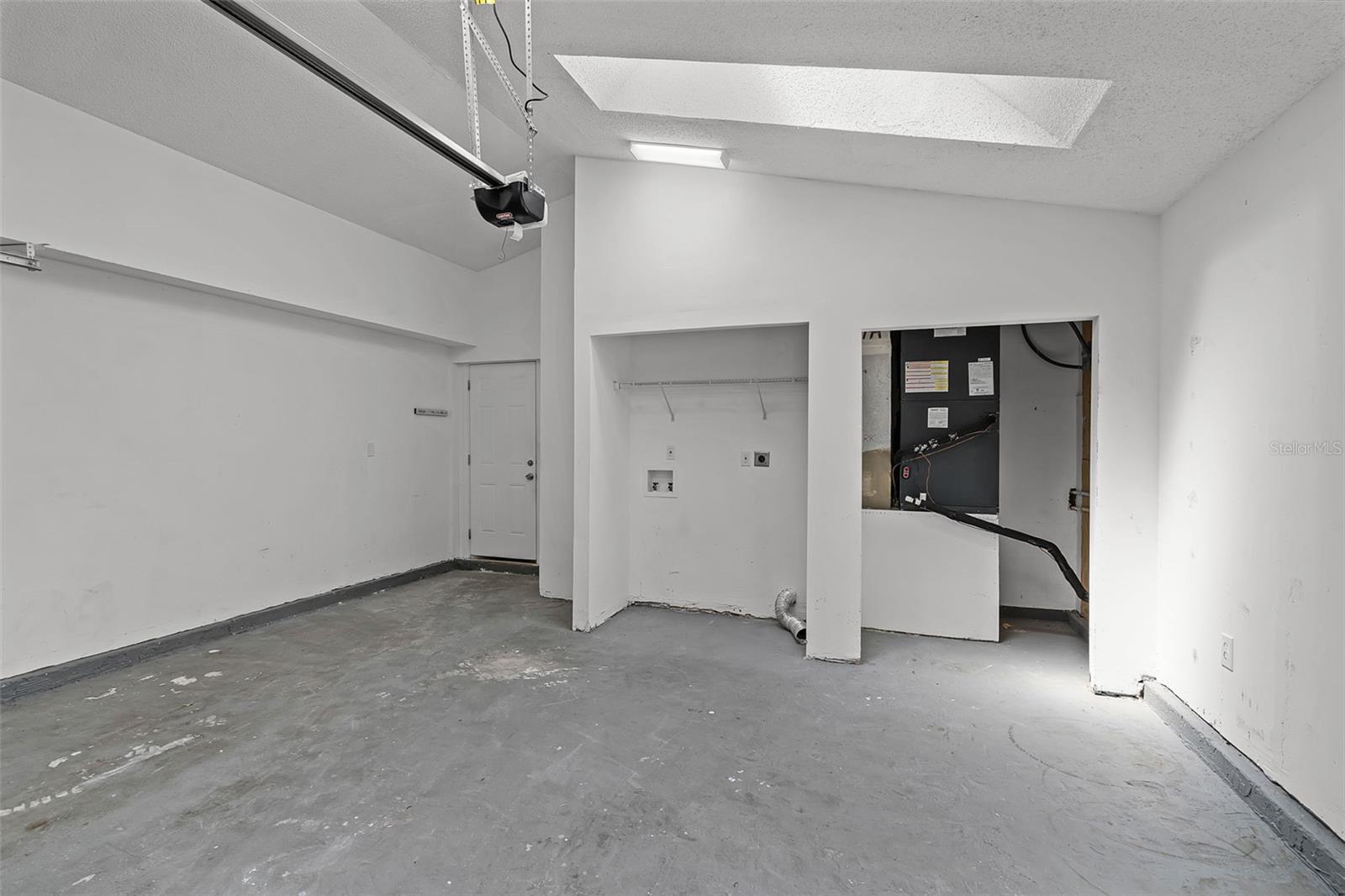 Image 23 of 33 For 996 Big Oaks Drive