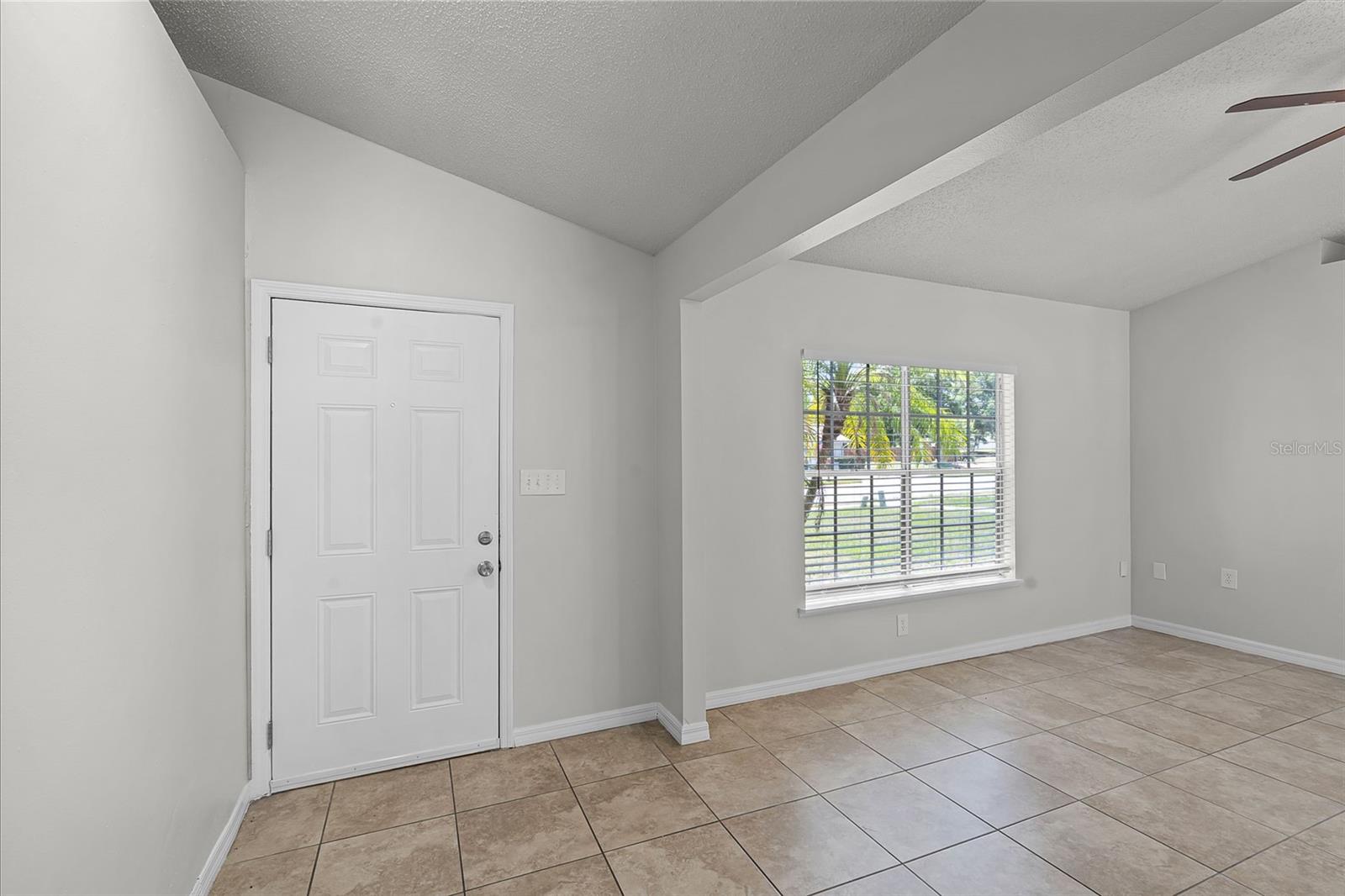 Image 3 of 33 For 996 Big Oaks Drive