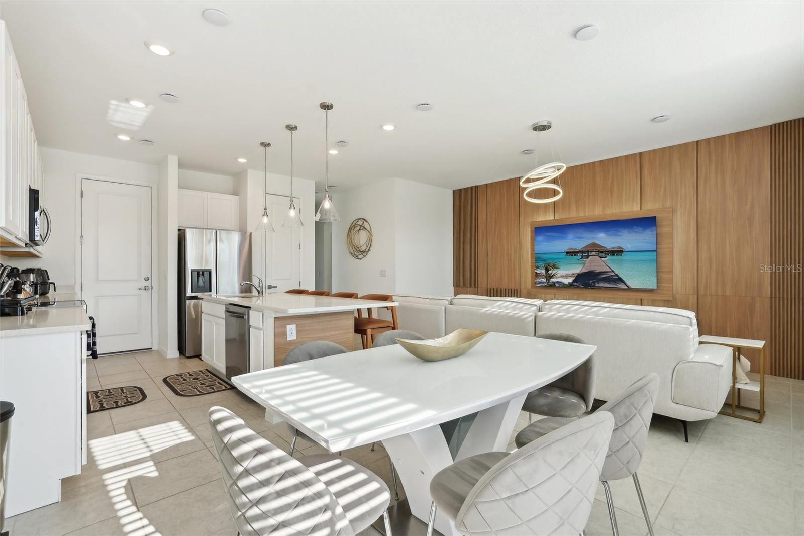 Image 10 of 54 For 646 Longboat Drive