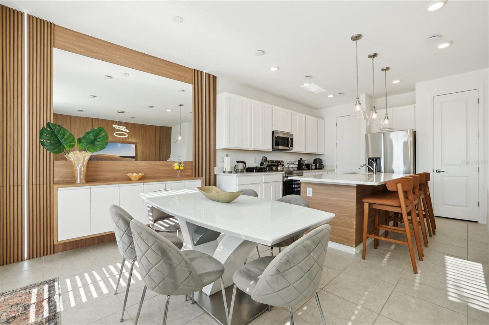 Image 12 of 54 For 646 Longboat Drive