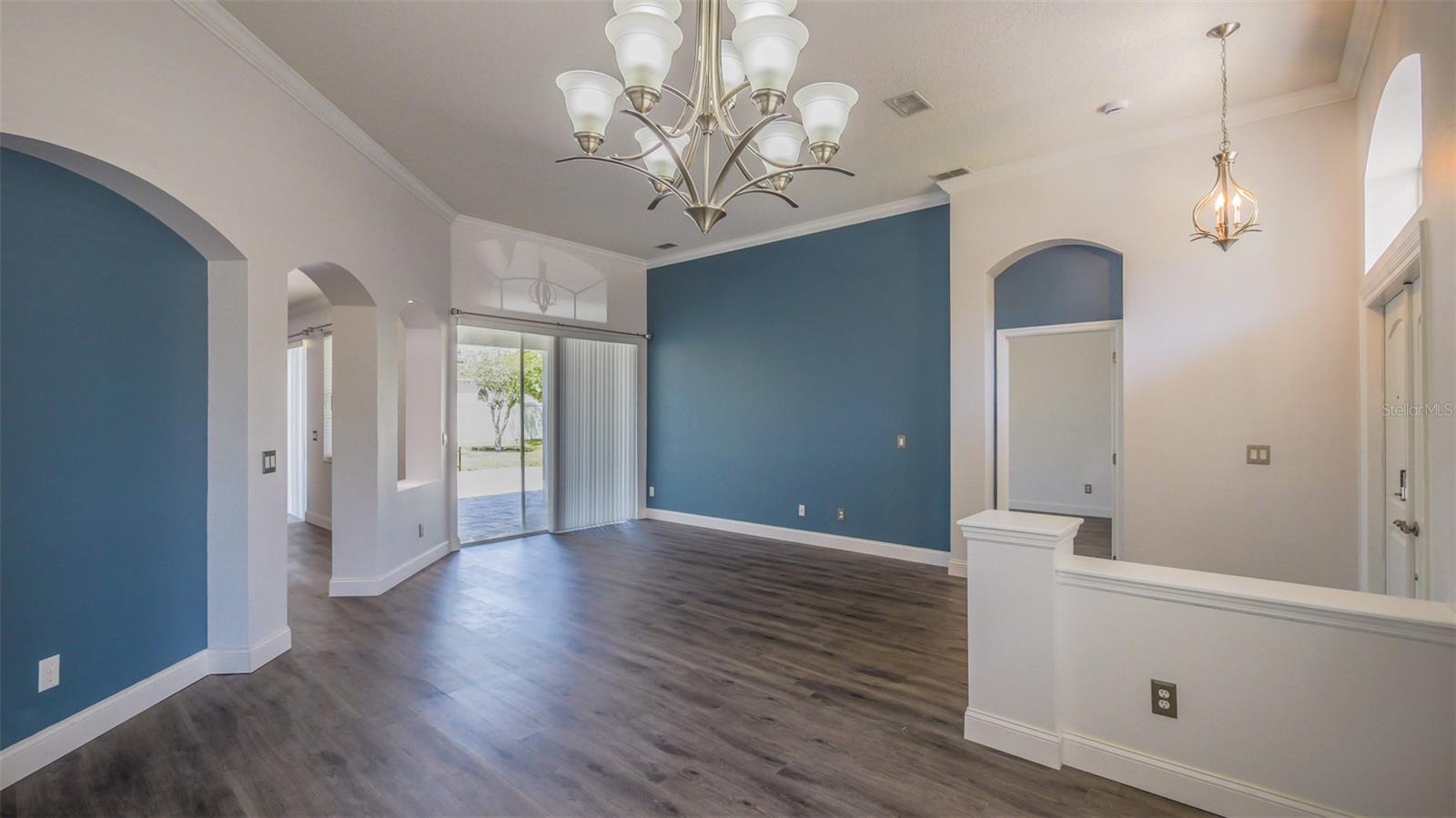 Image 10 of 62 For 2135 Cascades Cove Drive