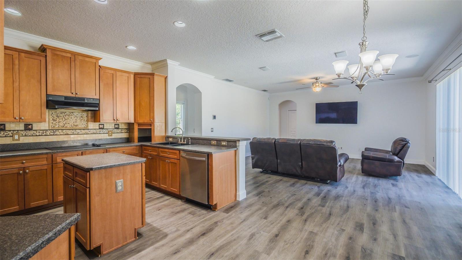 Image 15 of 62 For 2135 Cascades Cove Drive