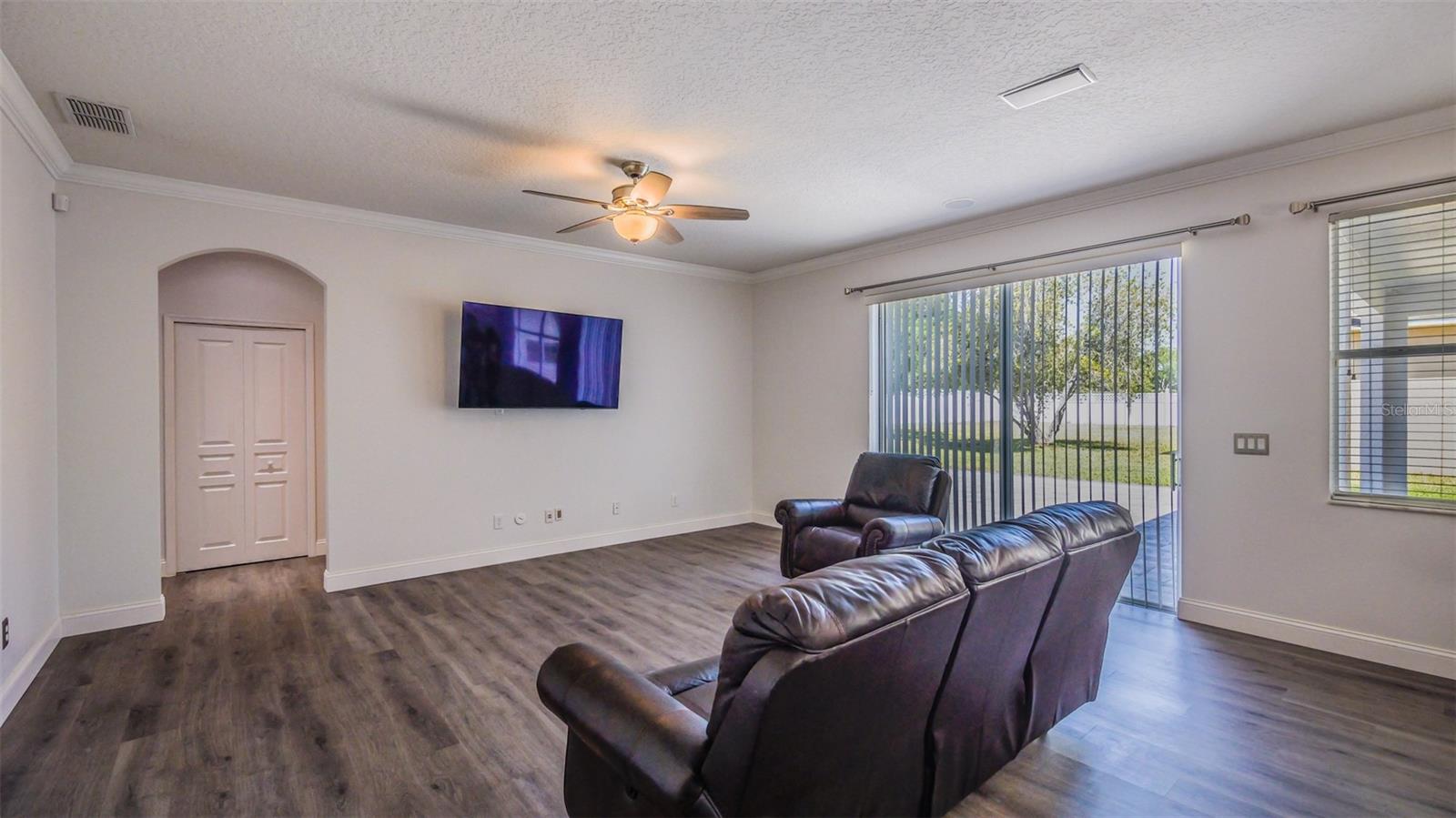 Image 19 of 62 For 2135 Cascades Cove Drive