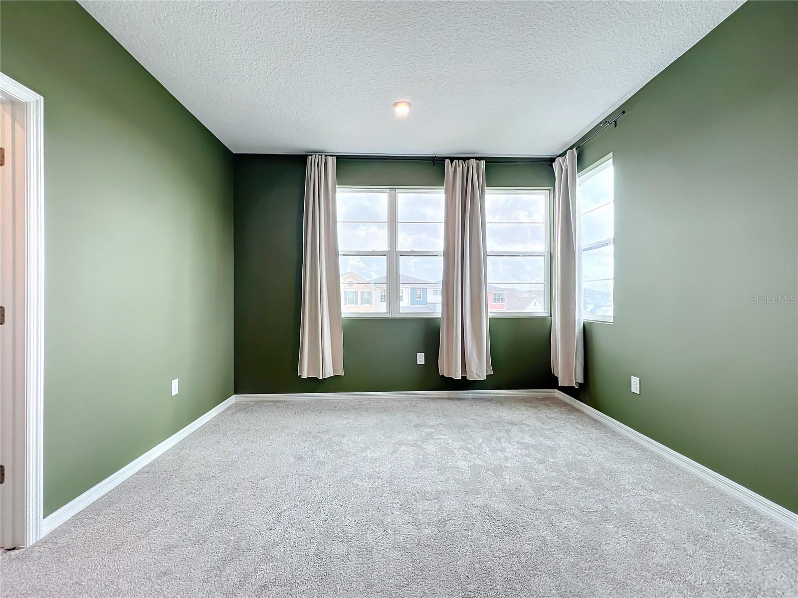 Image 16 of 40 For 2554 Empress Drive