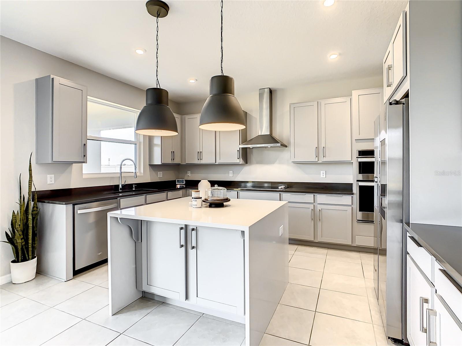 Image 6 of 40 For 2554 Empress Drive
