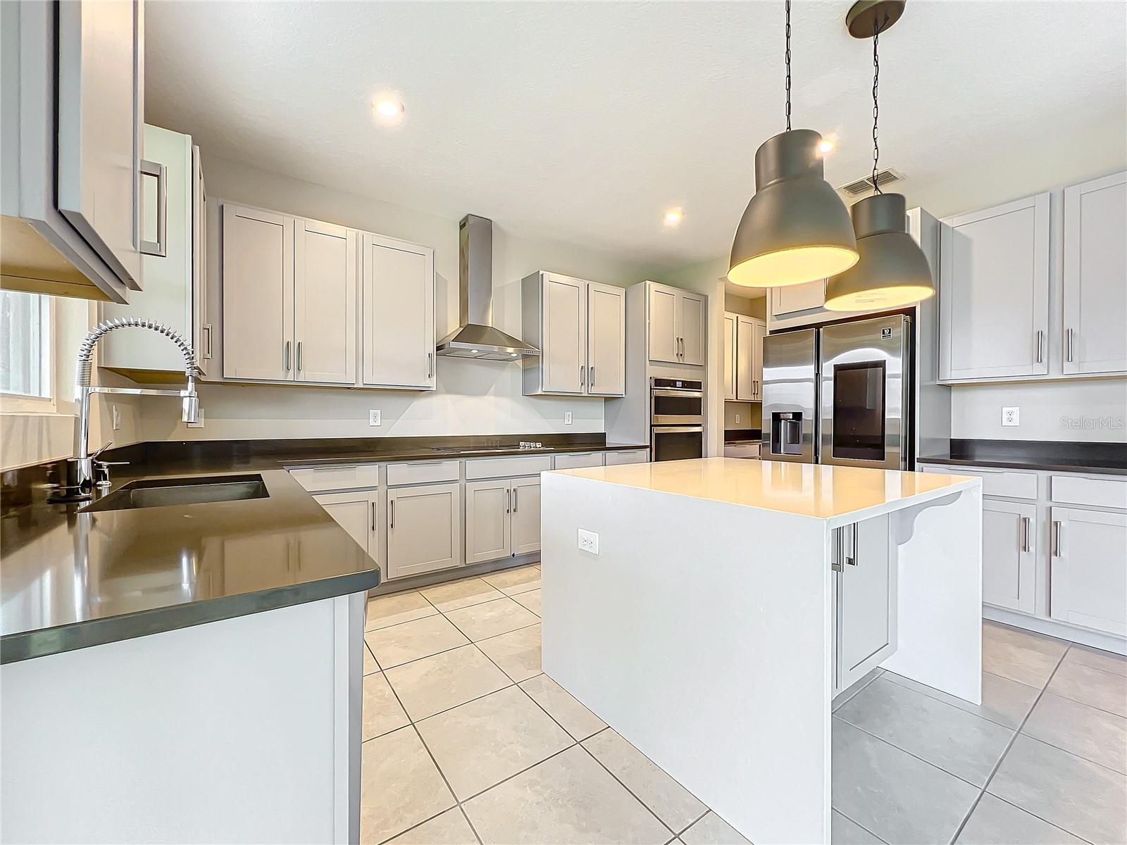 Image 7 of 40 For 2554 Empress Drive