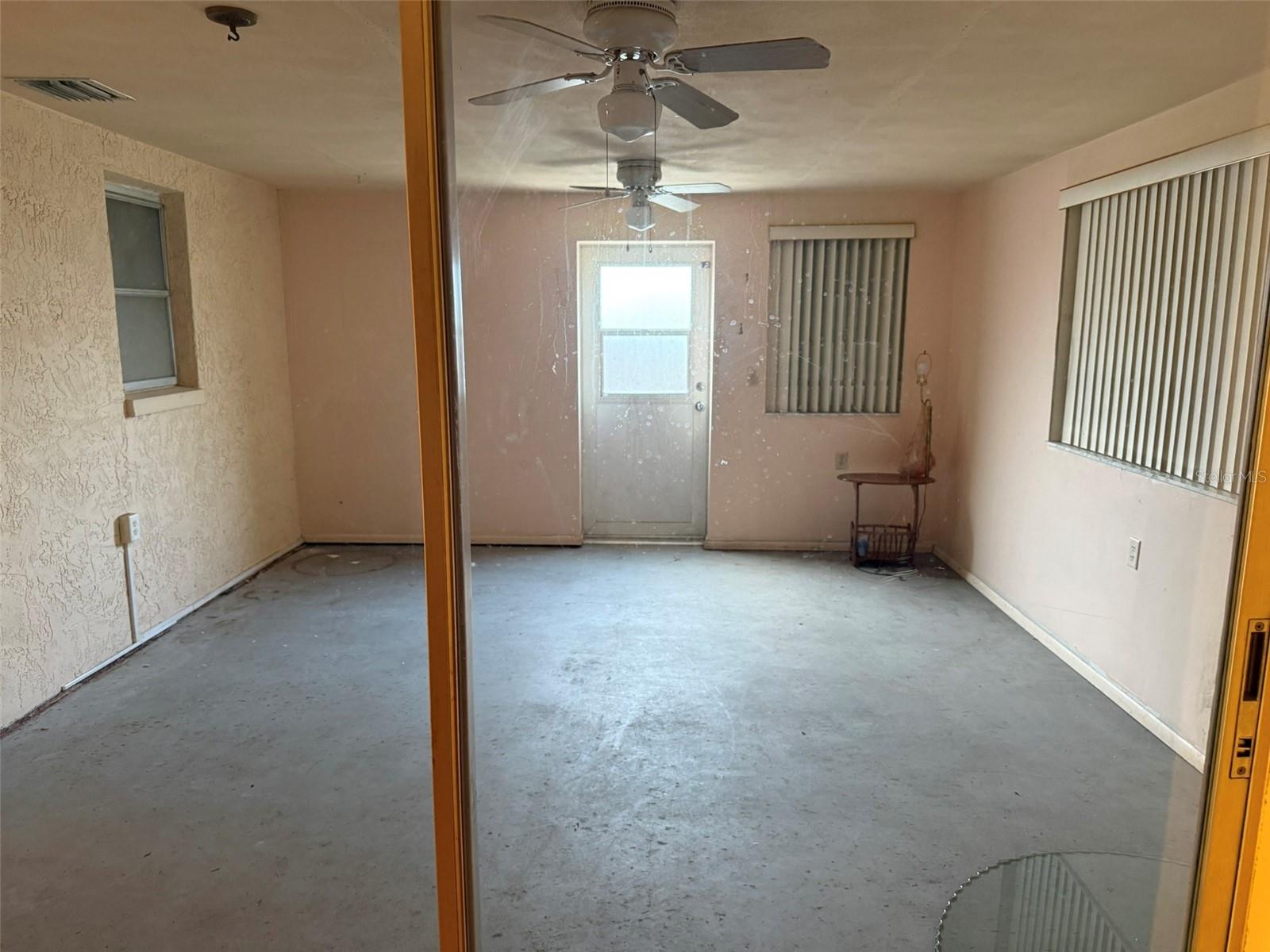 Image 15 of 15 For 4800 Fleetwood St