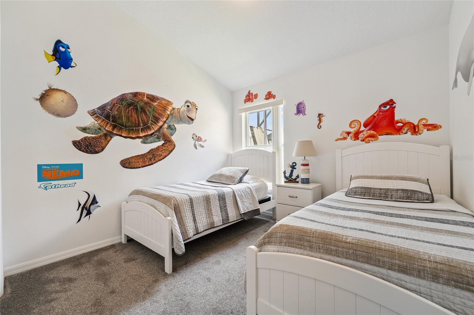 Image 17 of 33 For 609 Kensington Drive