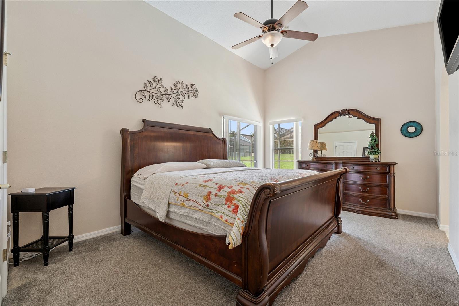 Image 18 of 33 For 609 Kensington Drive