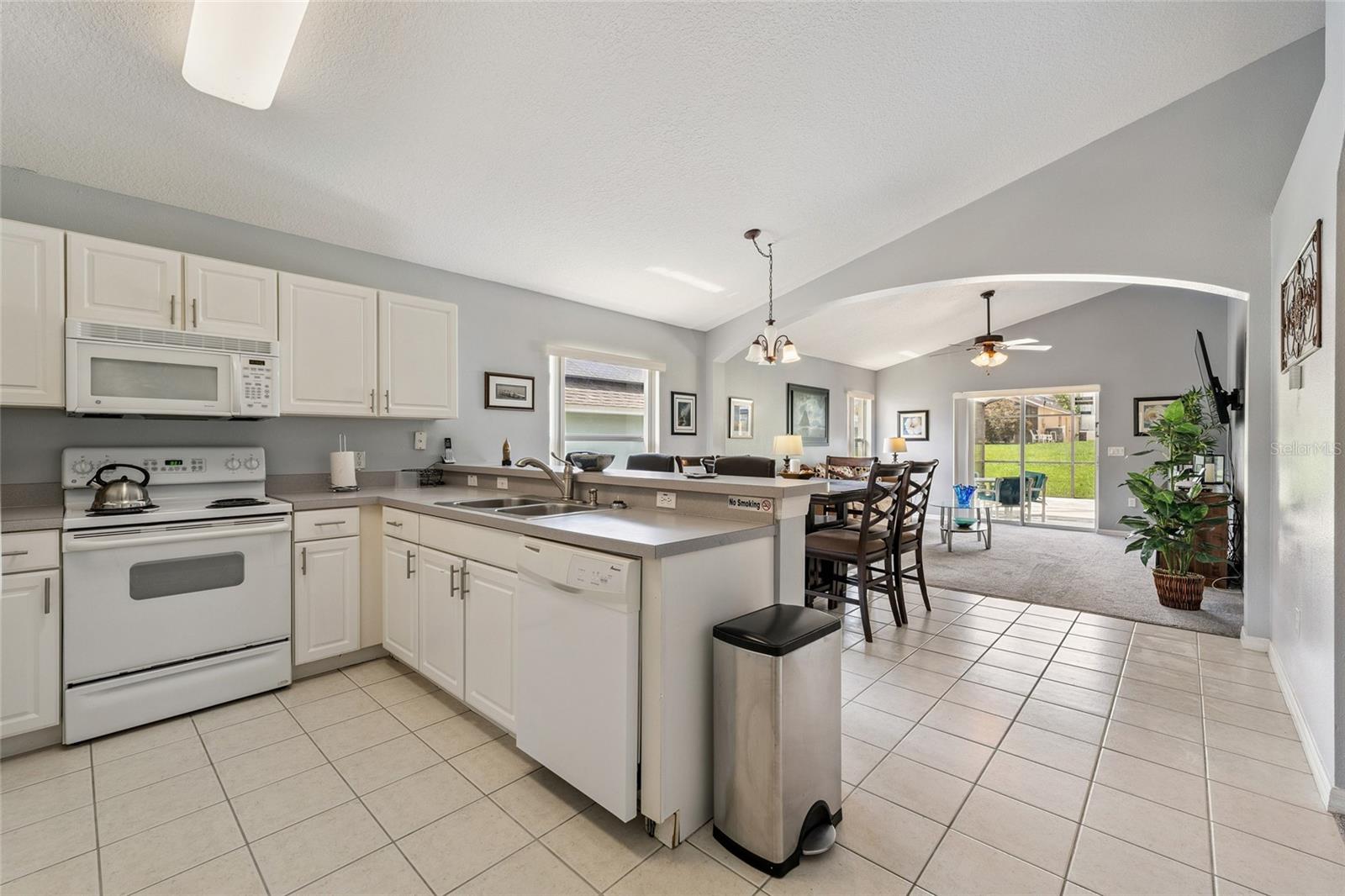 Image 6 of 33 For 609 Kensington Drive