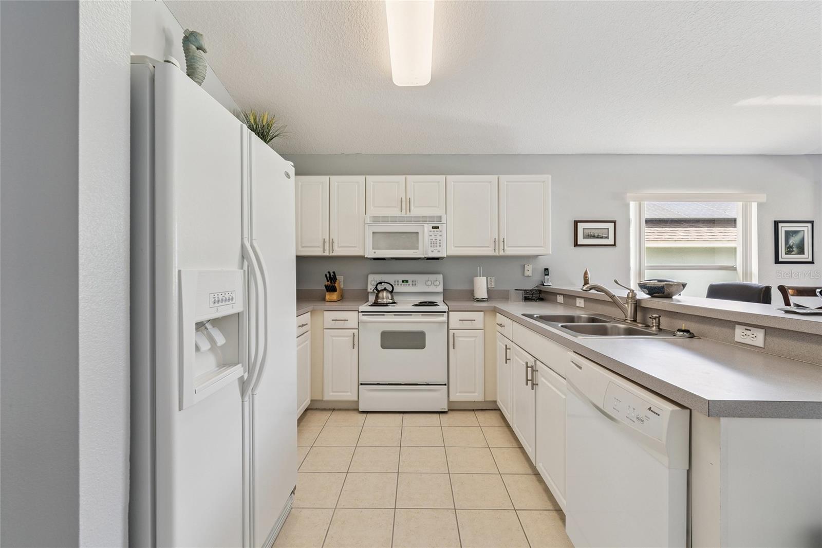 Image 8 of 33 For 609 Kensington Drive