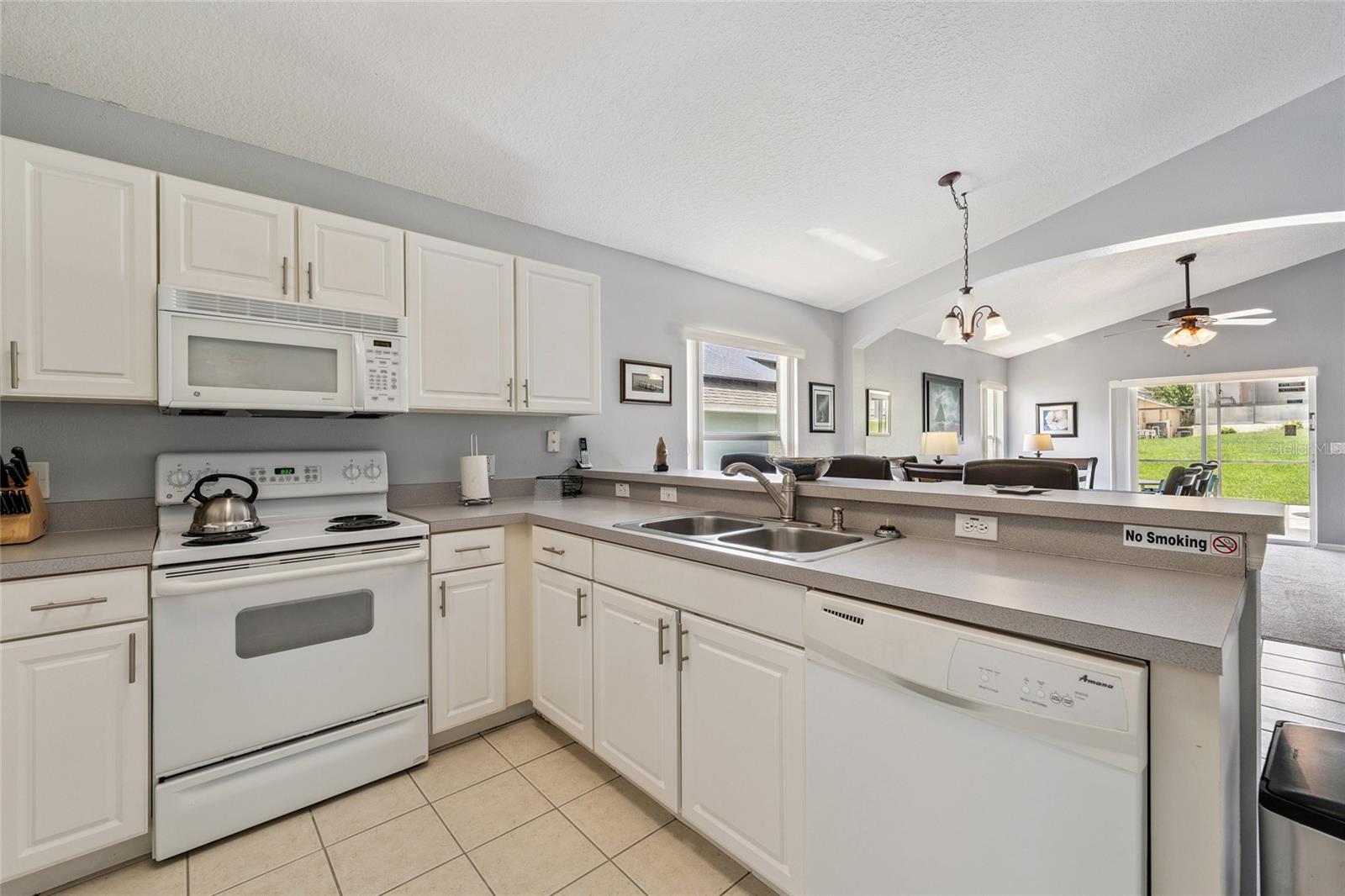 Image 9 of 33 For 609 Kensington Drive