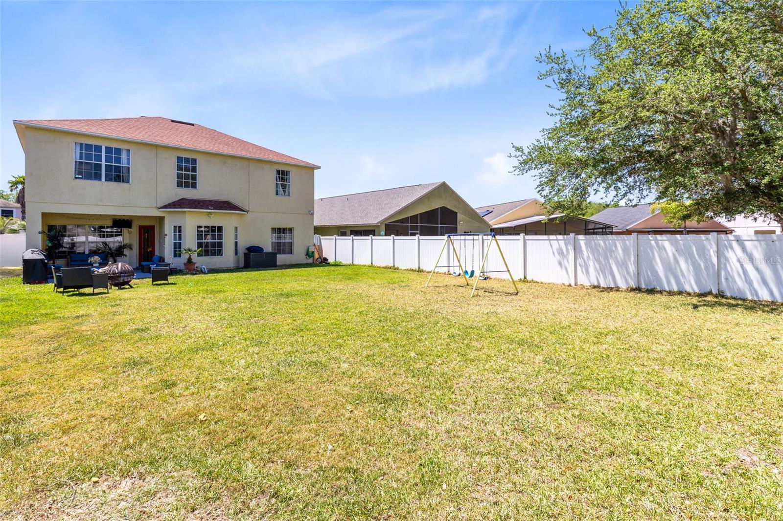 Image 21 of 35 For 18019 Falcon Green Court