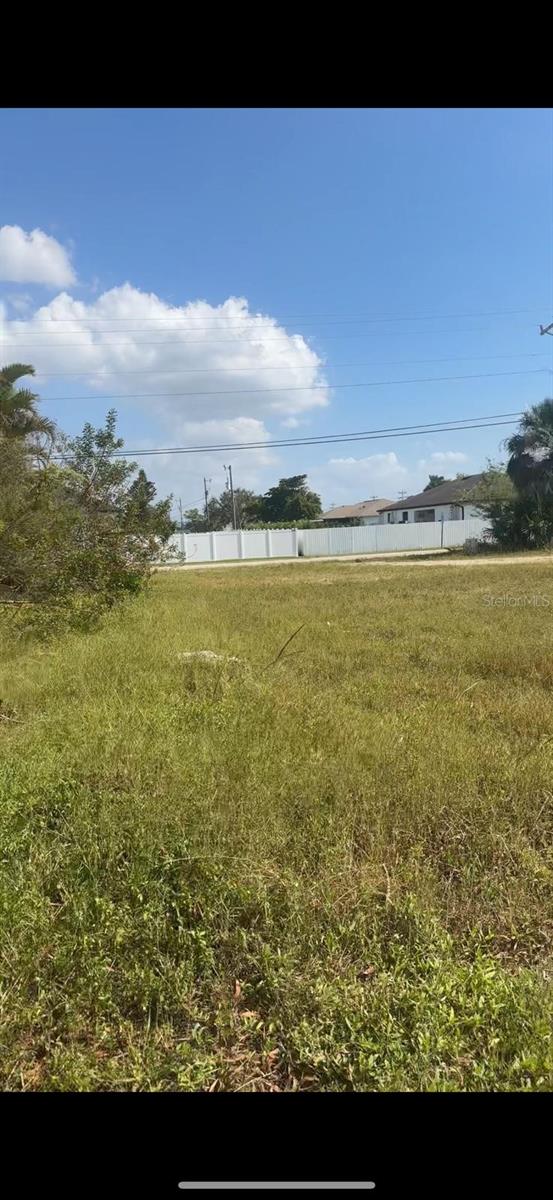Image 4 of 12 For 1528 4th Court