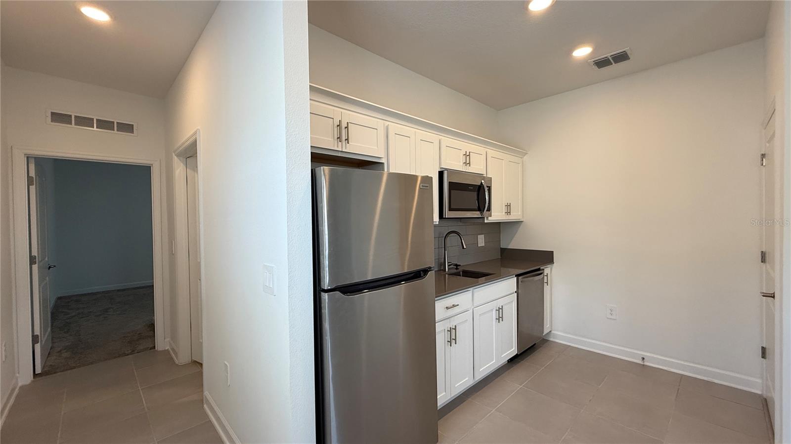 Image 11 of 39 For 4438 Eastminster Road
