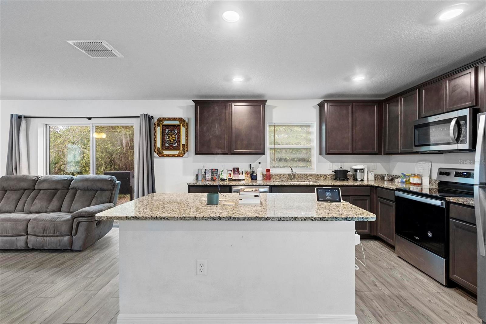 Image 12 of 35 For 938 Mansfield Road