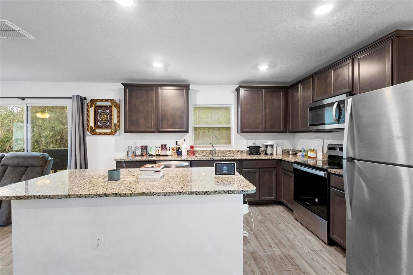 Image 13 of 35 For 938 Mansfield Road