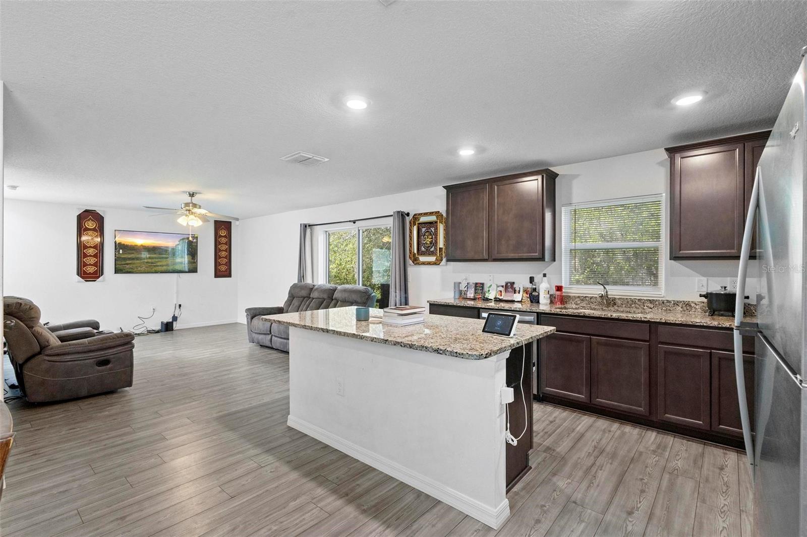 Image 14 of 35 For 938 Mansfield Road