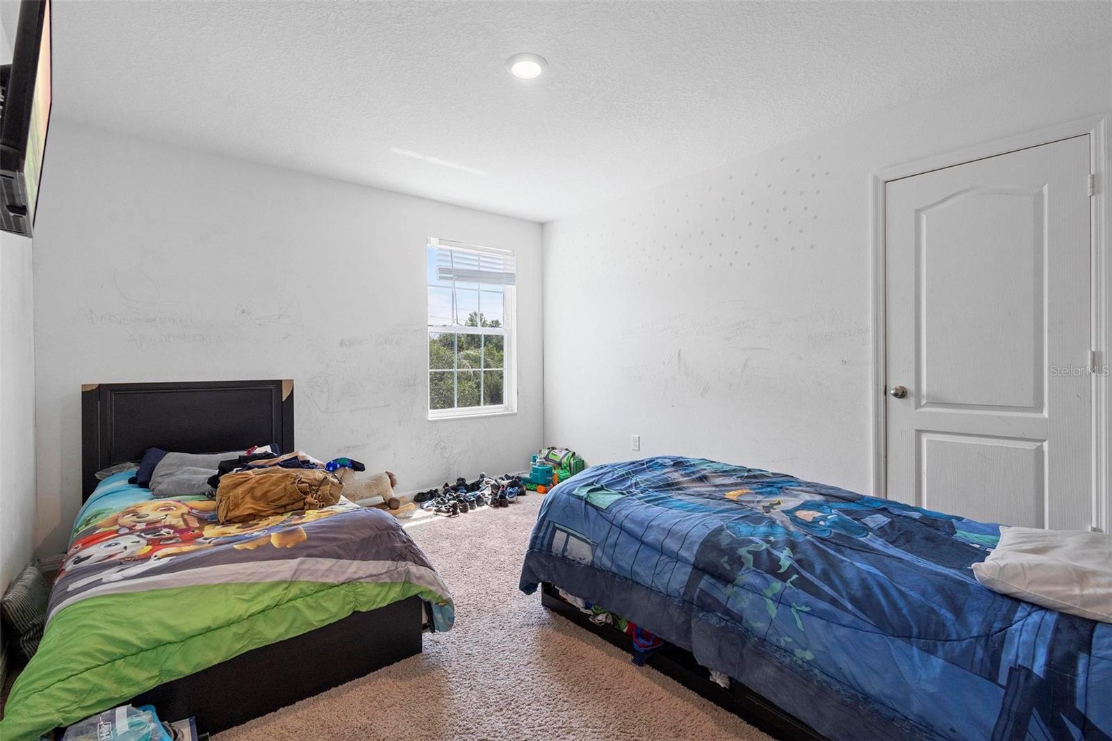 Image 22 of 35 For 938 Mansfield Road