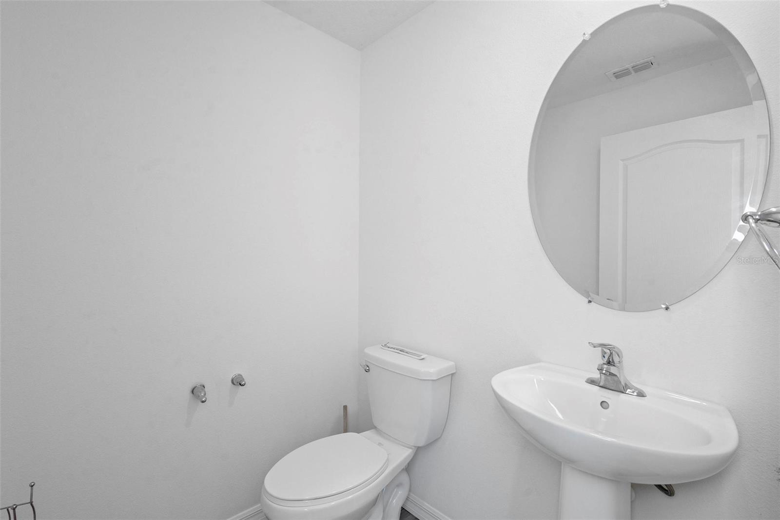Image 32 of 35 For 938 Mansfield Road