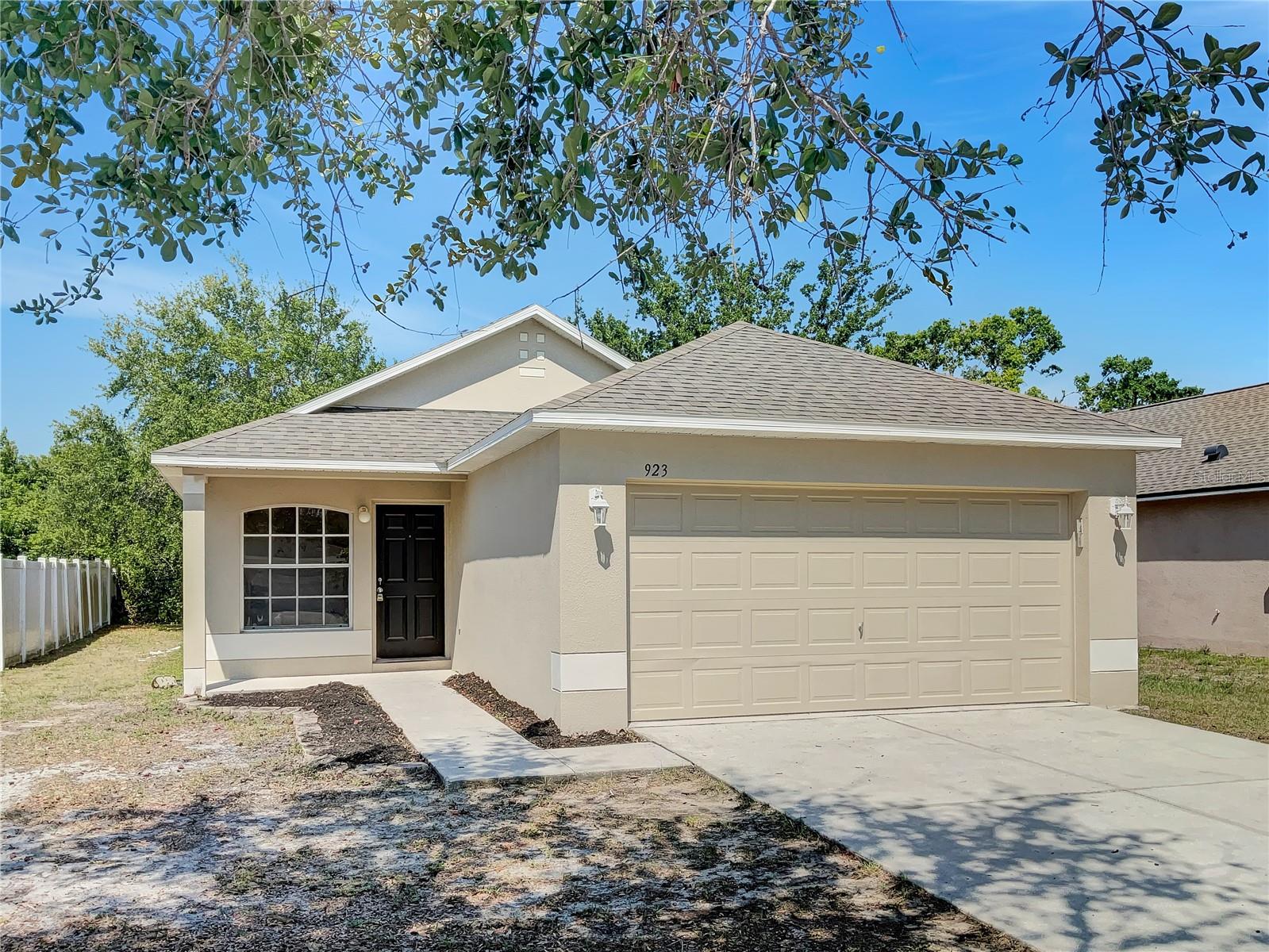 Image 10 of 22 For 923 Brenton Leaf Drive