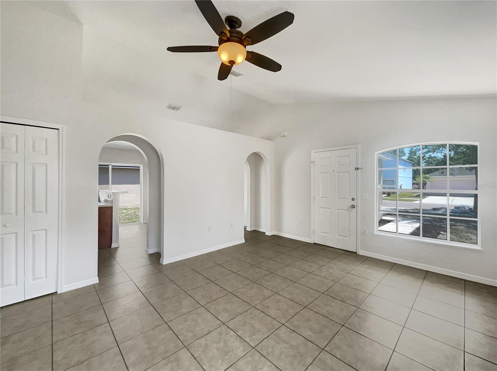 Image 11 of 22 For 923 Brenton Leaf Drive