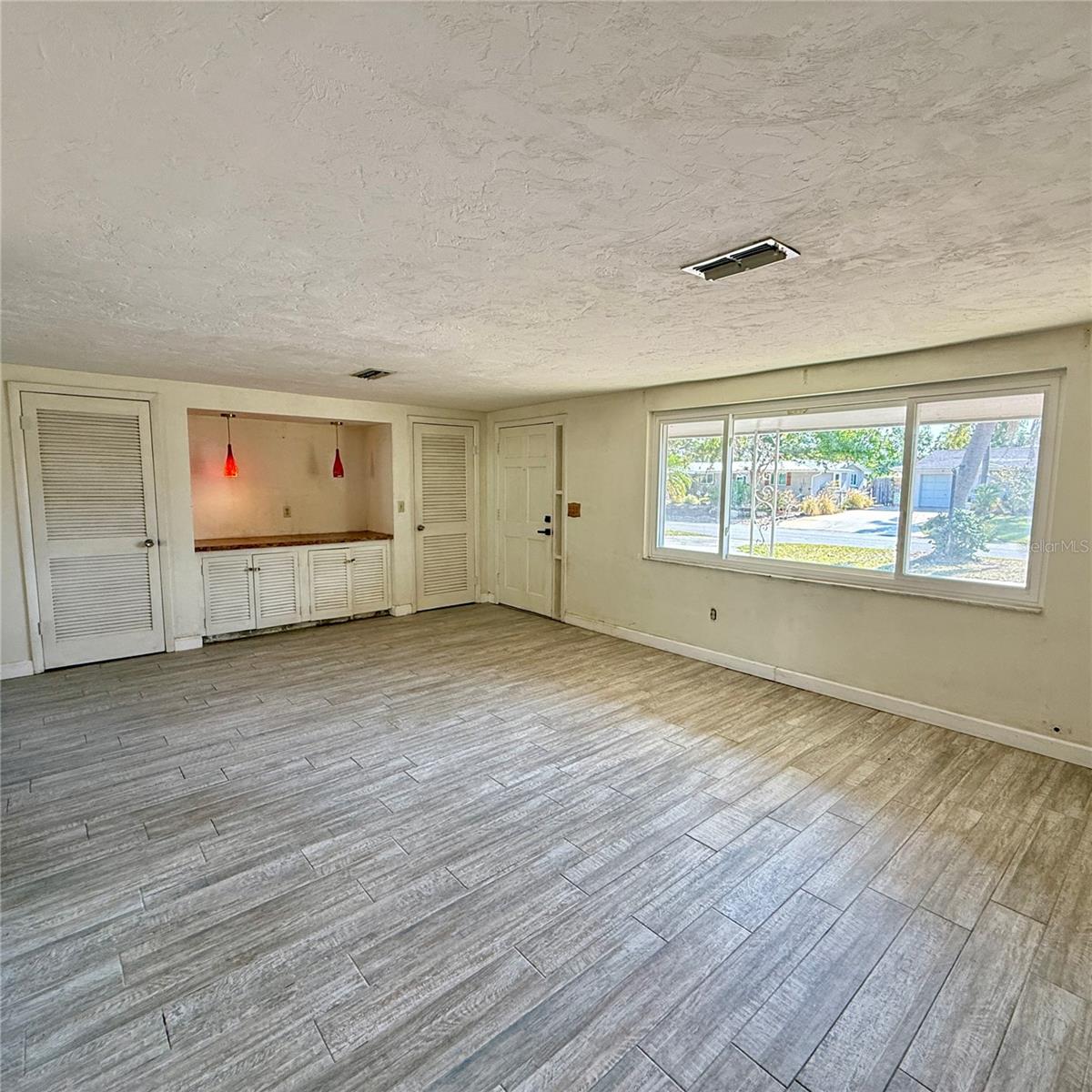 Image 3 of 24 For 5428 Nutmeg Avenue
