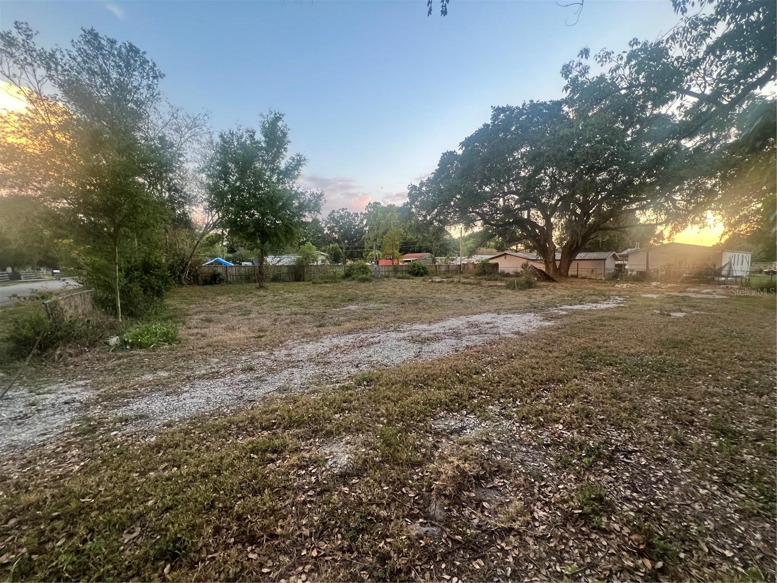 Image 8 of 12 For 1746 Oakland Road E