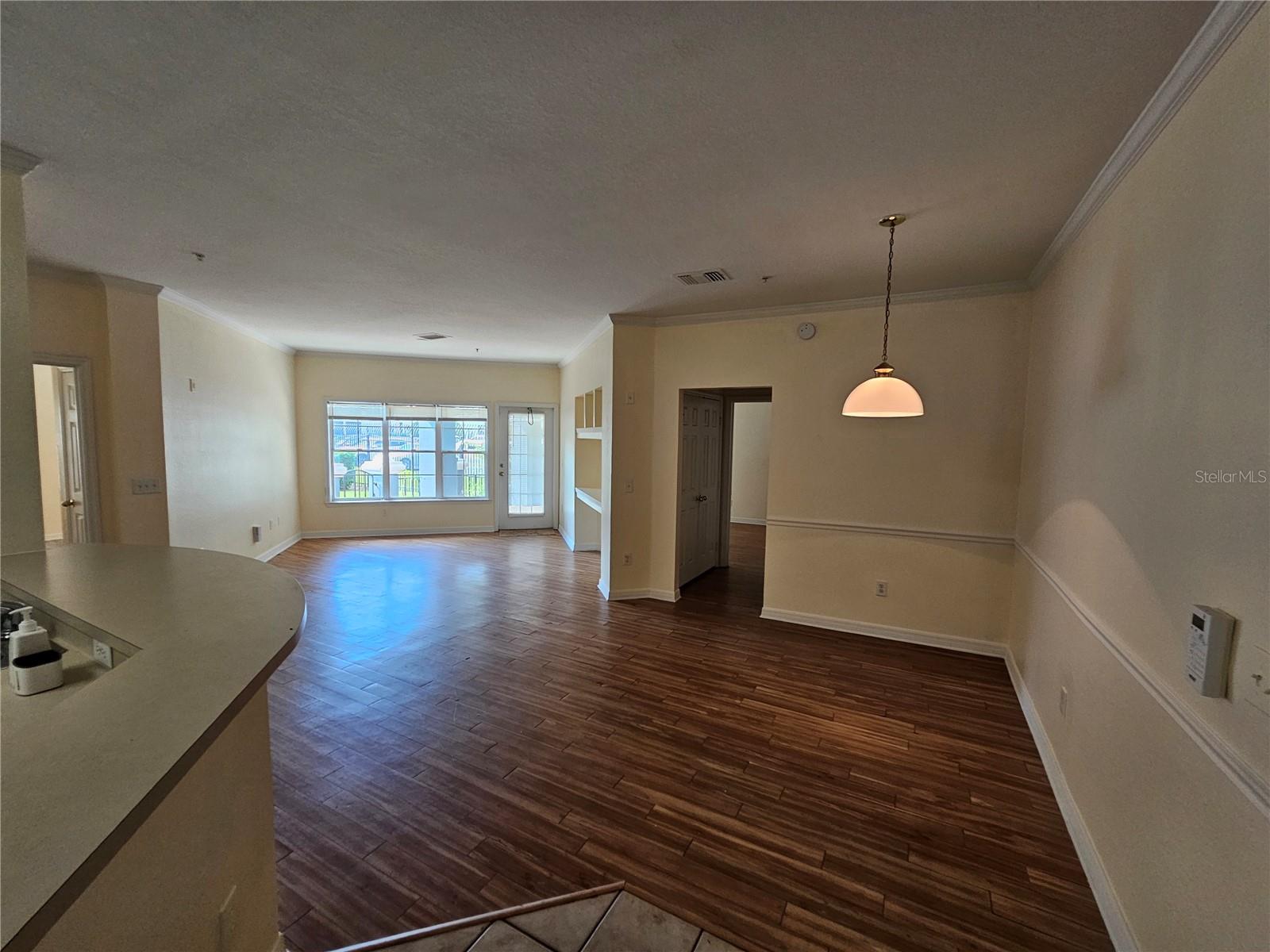 Image 10 of 79 For 3621 Conroy Road 712