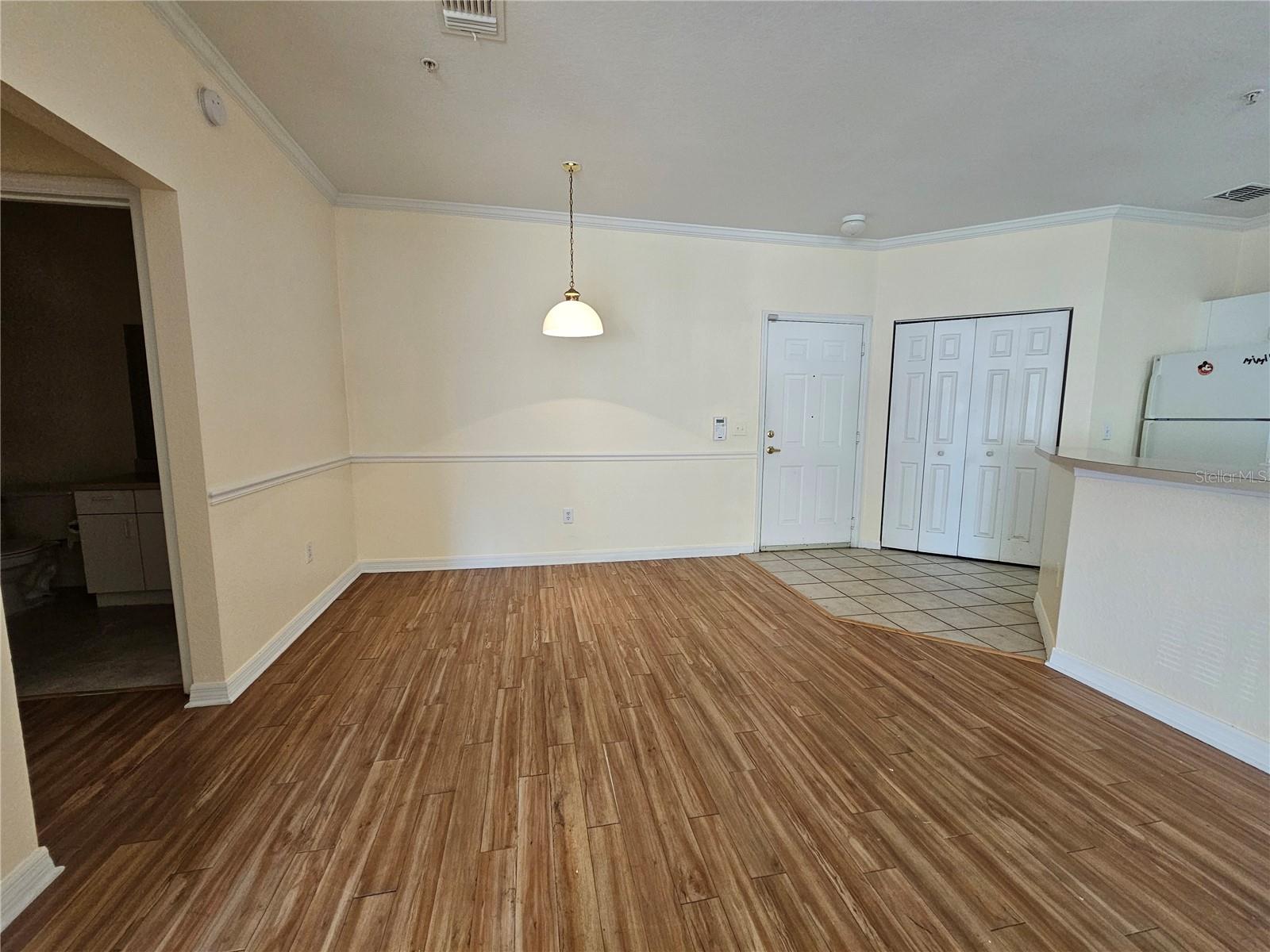 Image 11 of 79 For 3621 Conroy Road 712