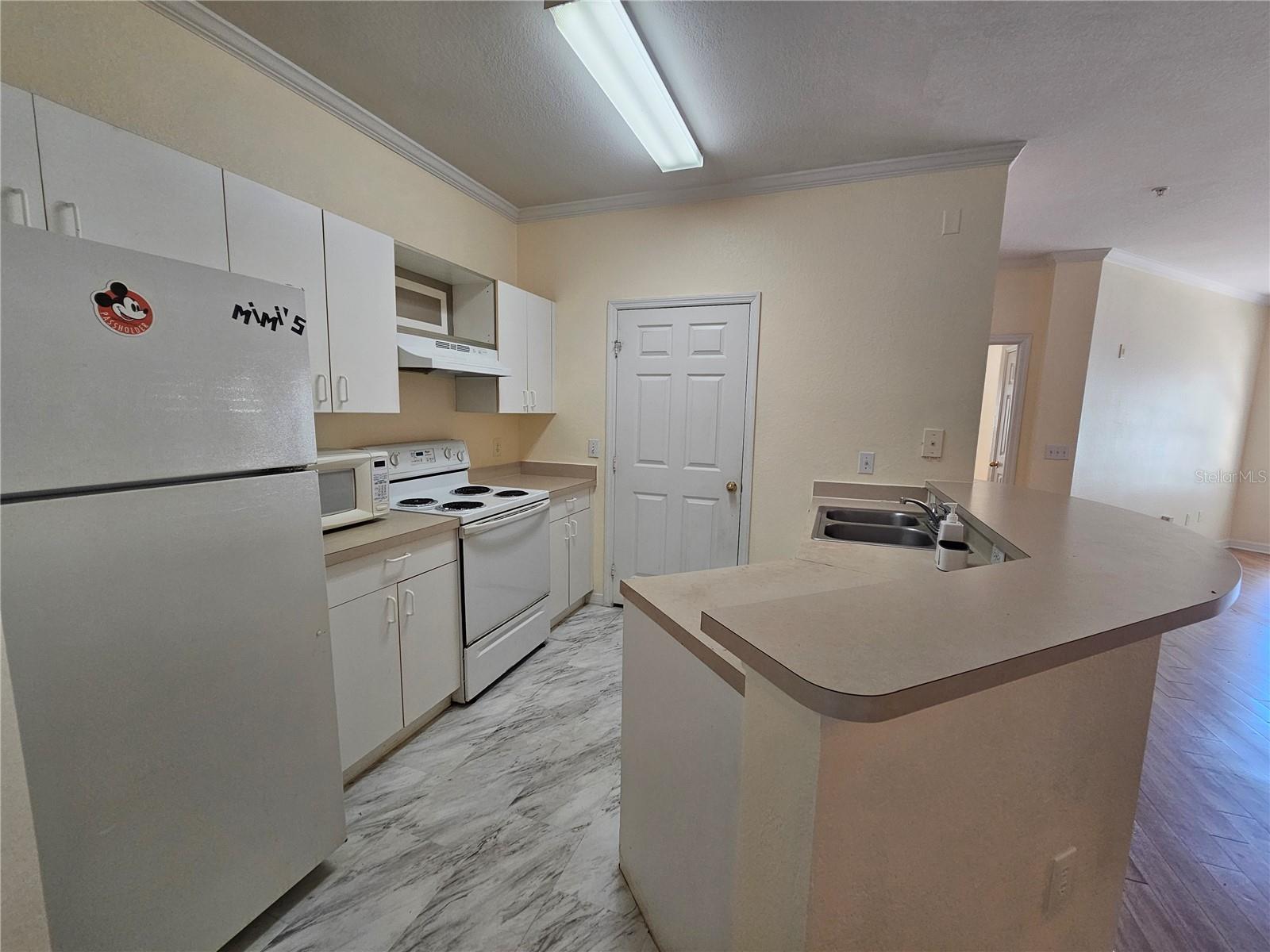 Image 15 of 79 For 3621 Conroy Road 712