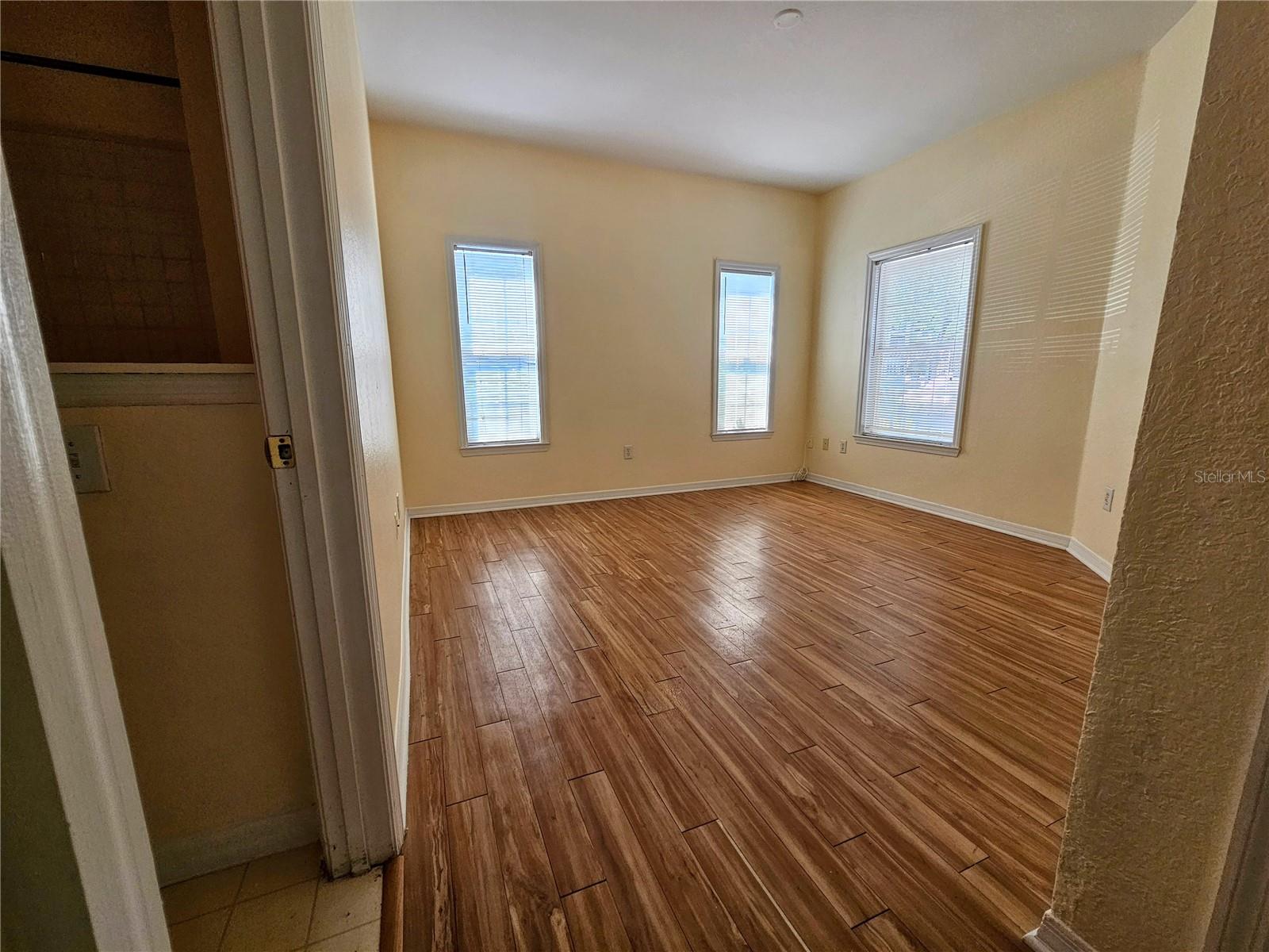 Image 20 of 79 For 3621 Conroy Road 712
