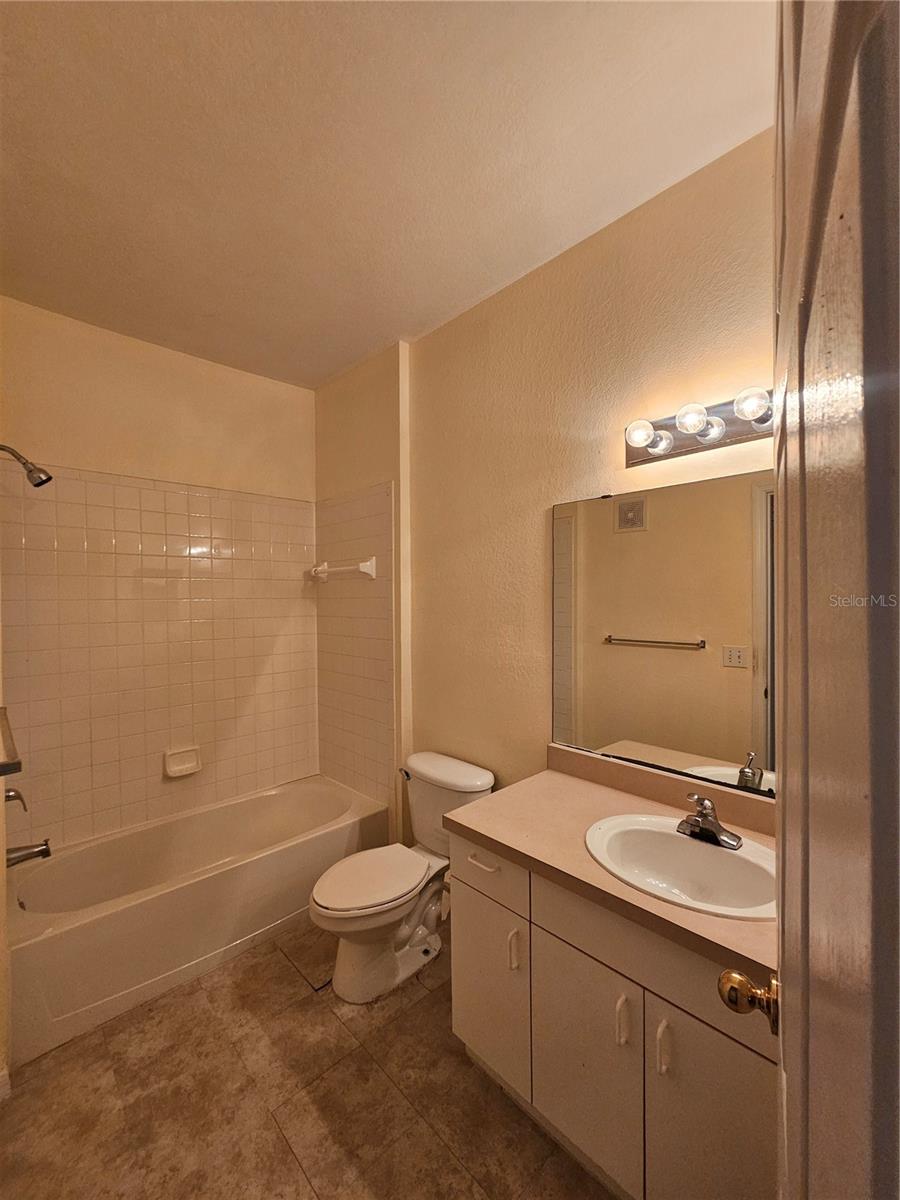 Image 31 of 79 For 3621 Conroy Road 712