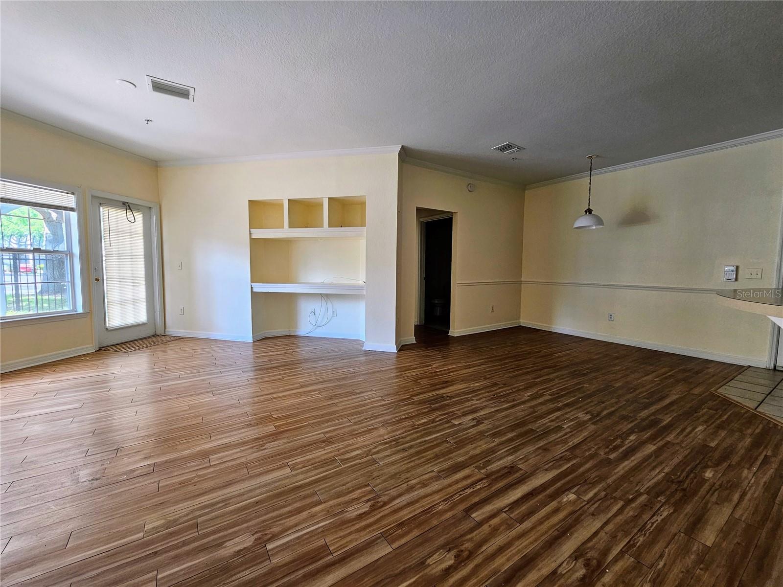 Image 8 of 79 For 3621 Conroy Road 712