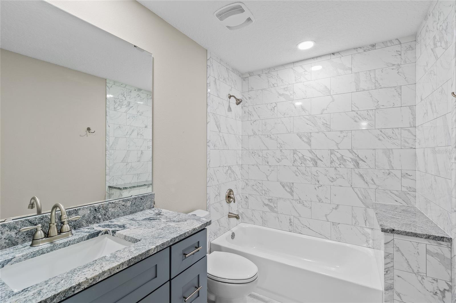 Image 7 of 15 For 925 Clifford Avenue 927