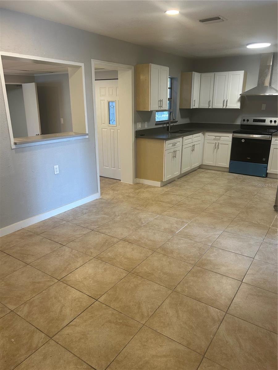 Image 12 of 30 For 435 Observatory Drive