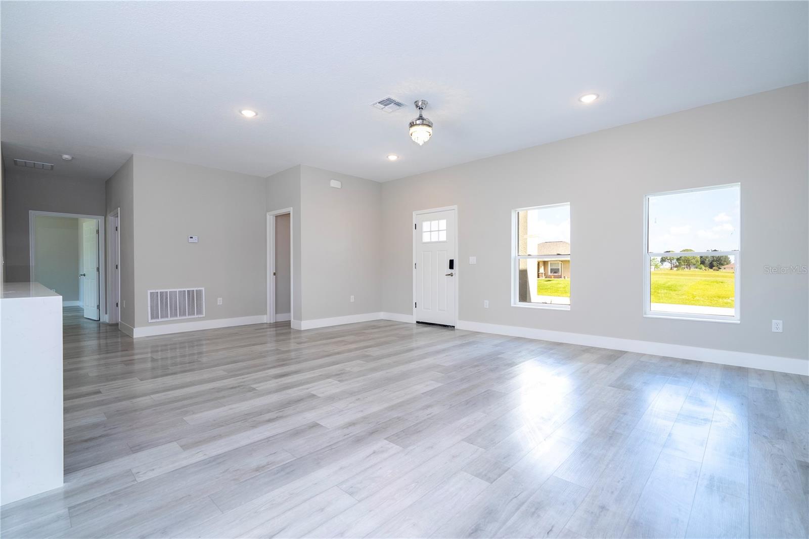 Image 11 of 71 For 7916 Granada Rd