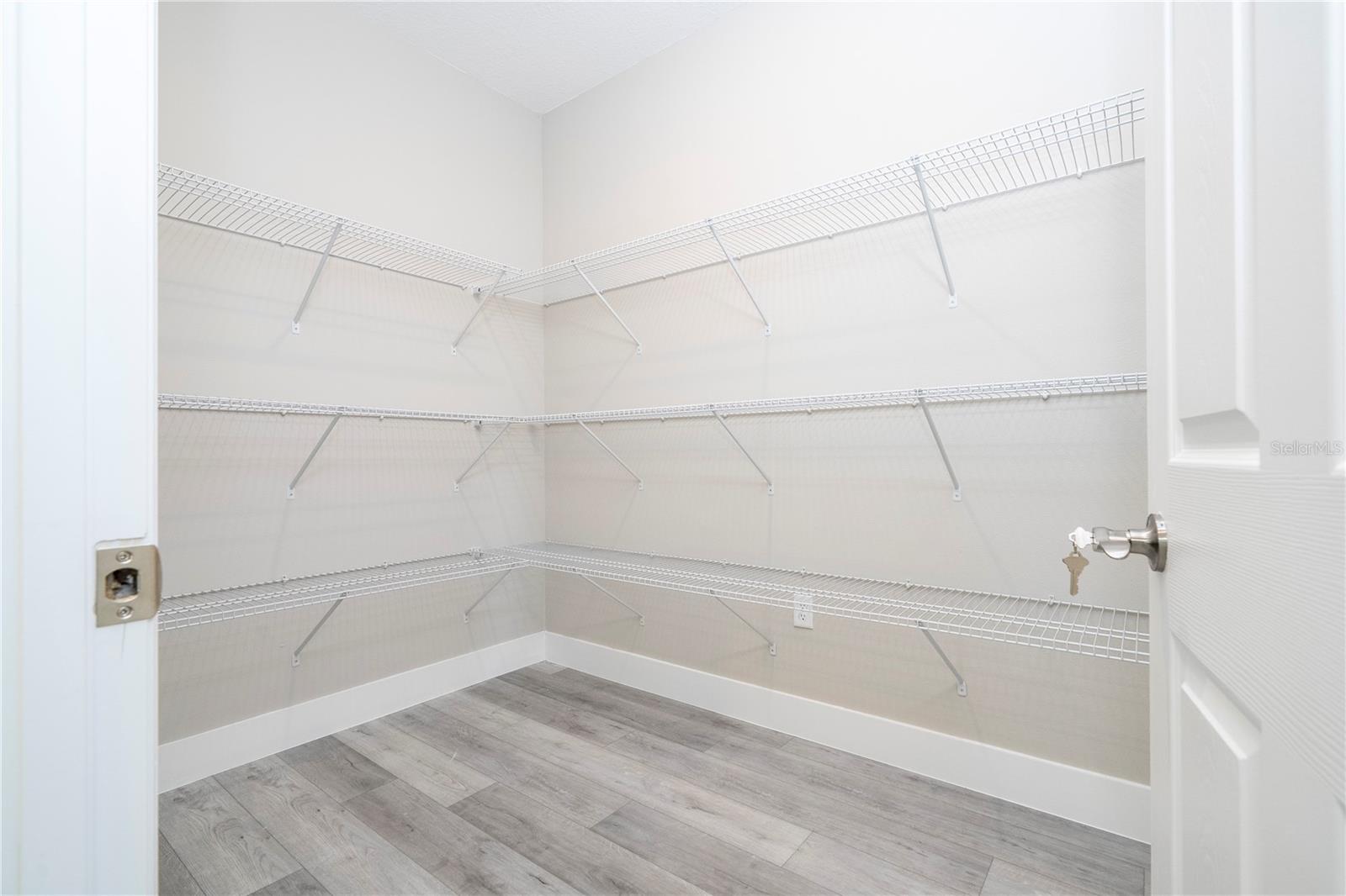 Image 18 of 71 For 7916 Granada Rd