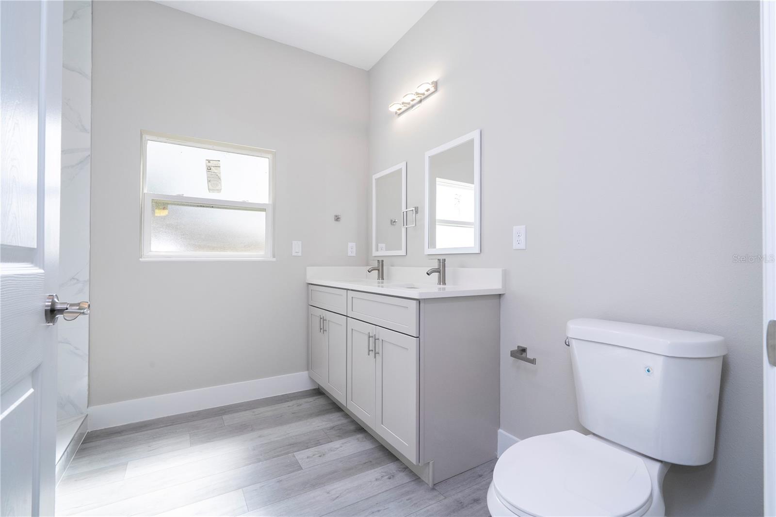 Image 39 of 71 For 7916 Granada Rd