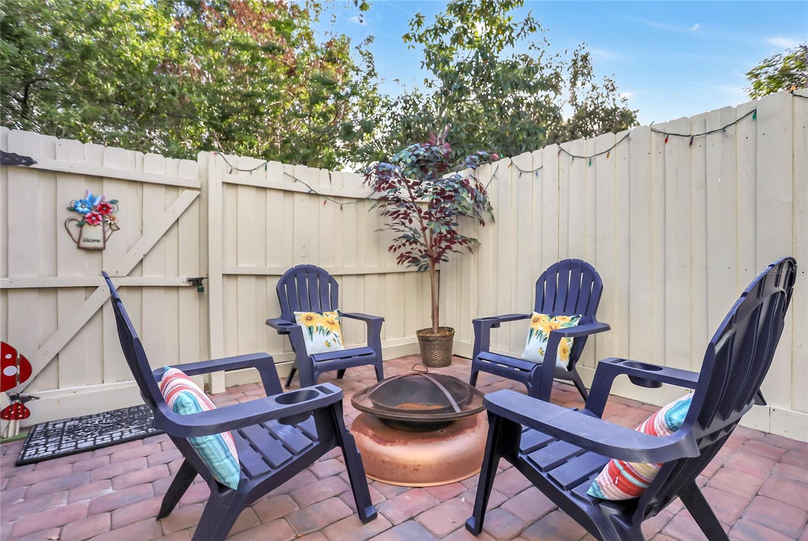 Image 12 of 32 For 7484 Canford Court 8