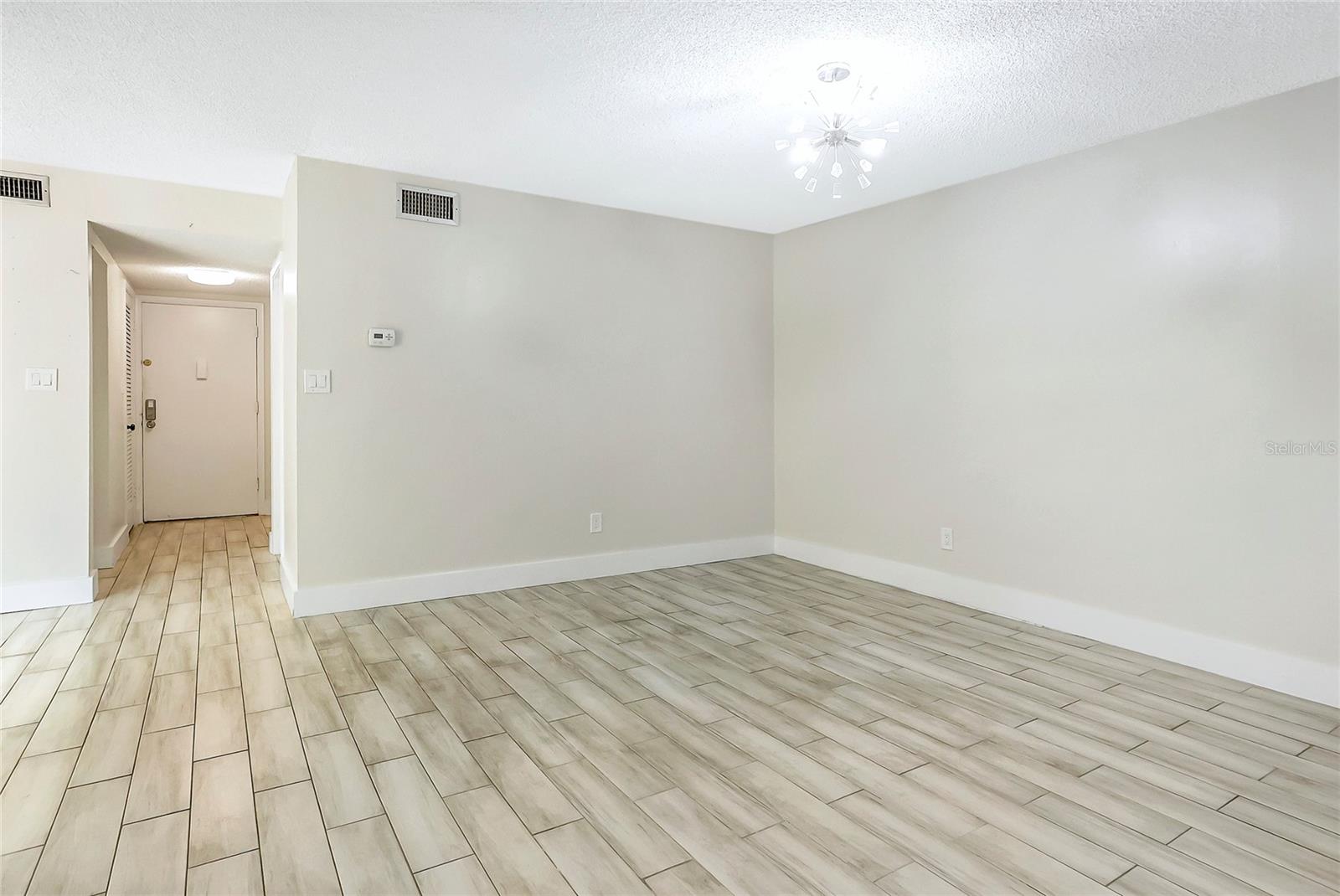 Image 14 of 32 For 7484 Canford Court 8