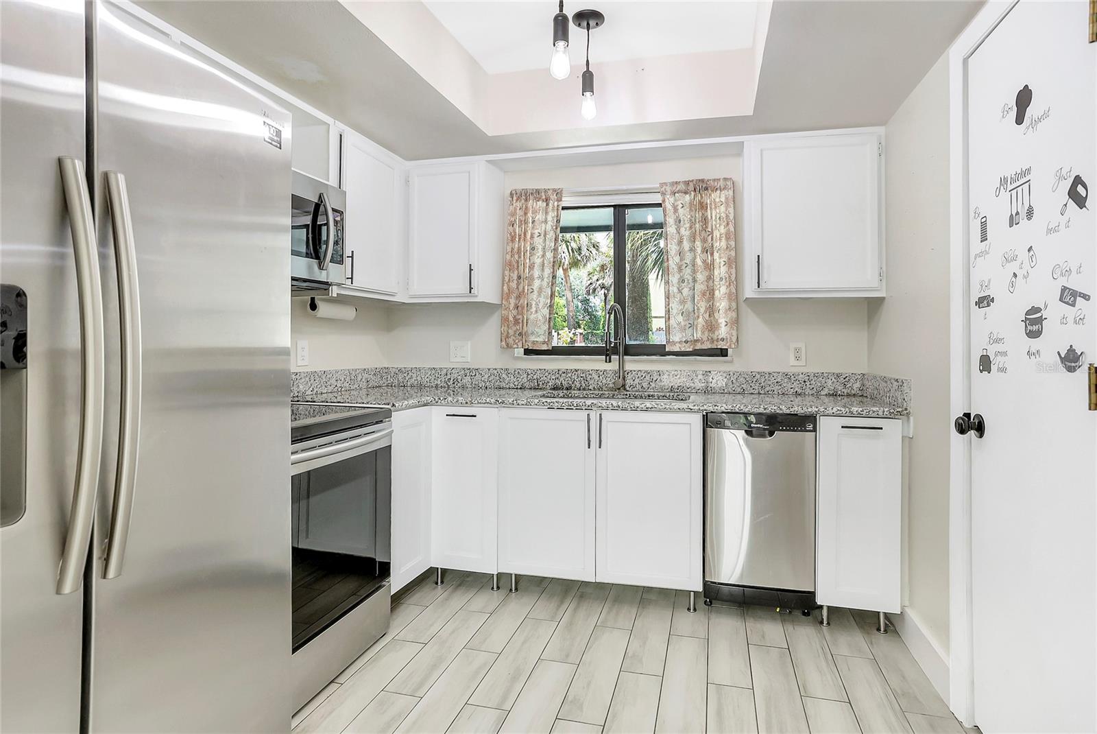 Image 18 of 32 For 7484 Canford Court 8