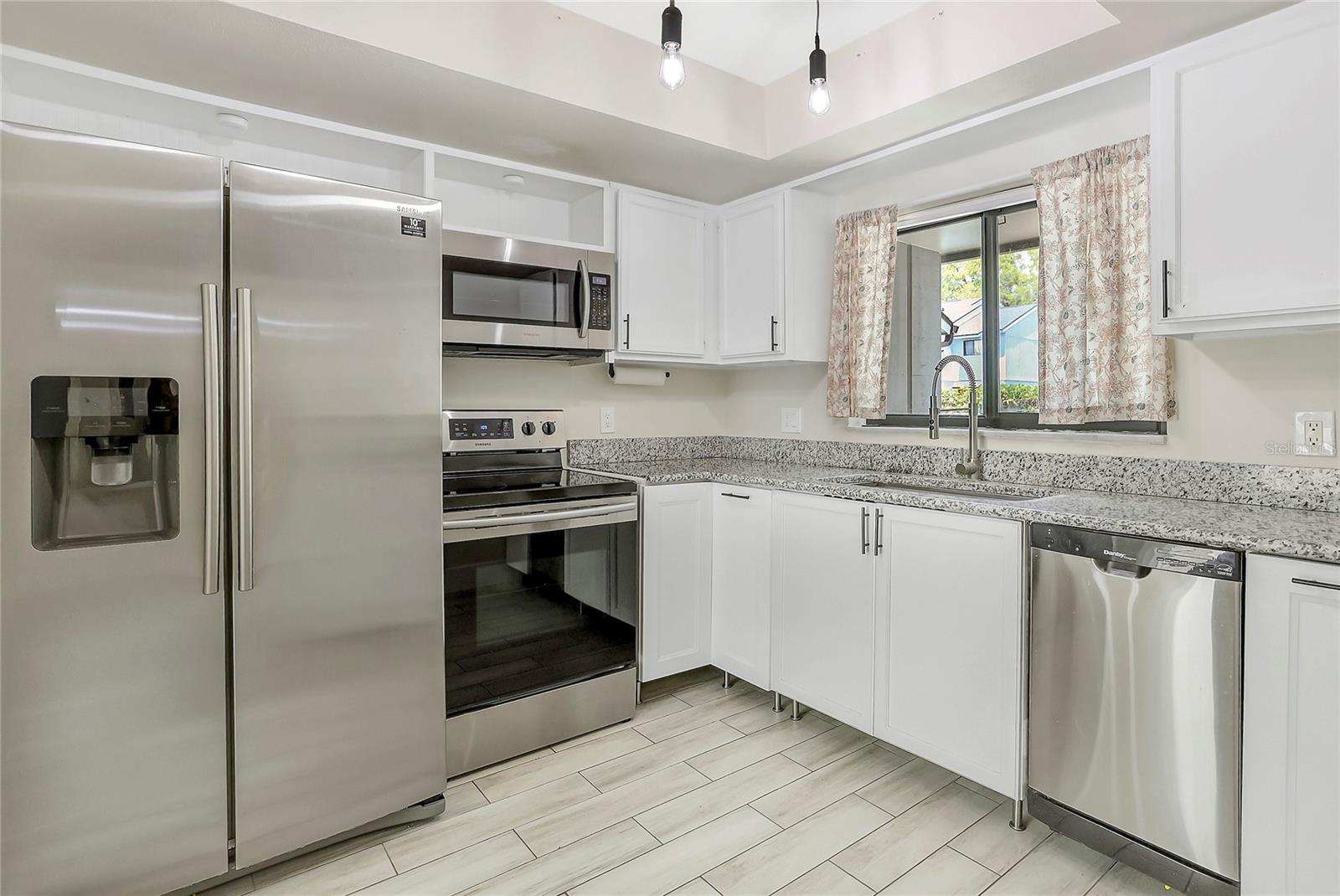 Image 19 of 32 For 7484 Canford Court 8