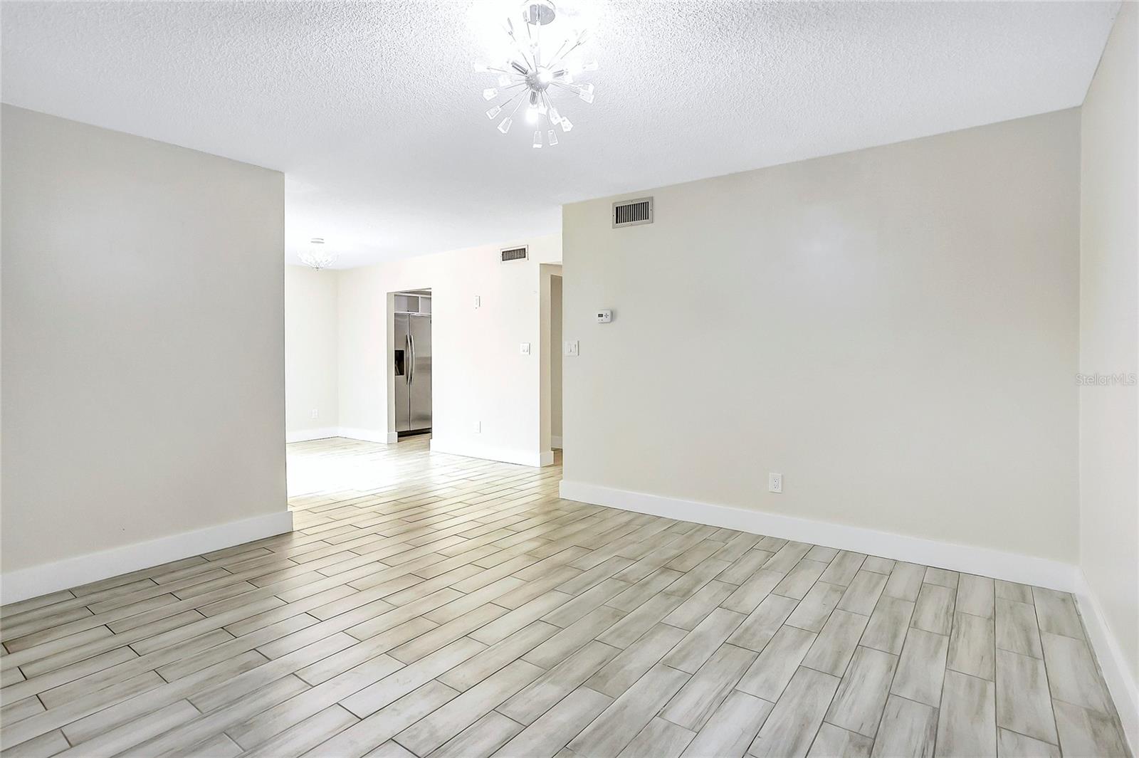 Image 6 of 32 For 7484 Canford Court 8