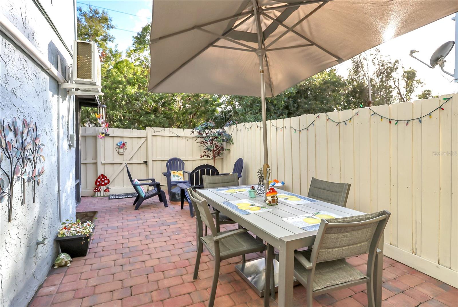 Image 8 of 32 For 7484 Canford Court 8