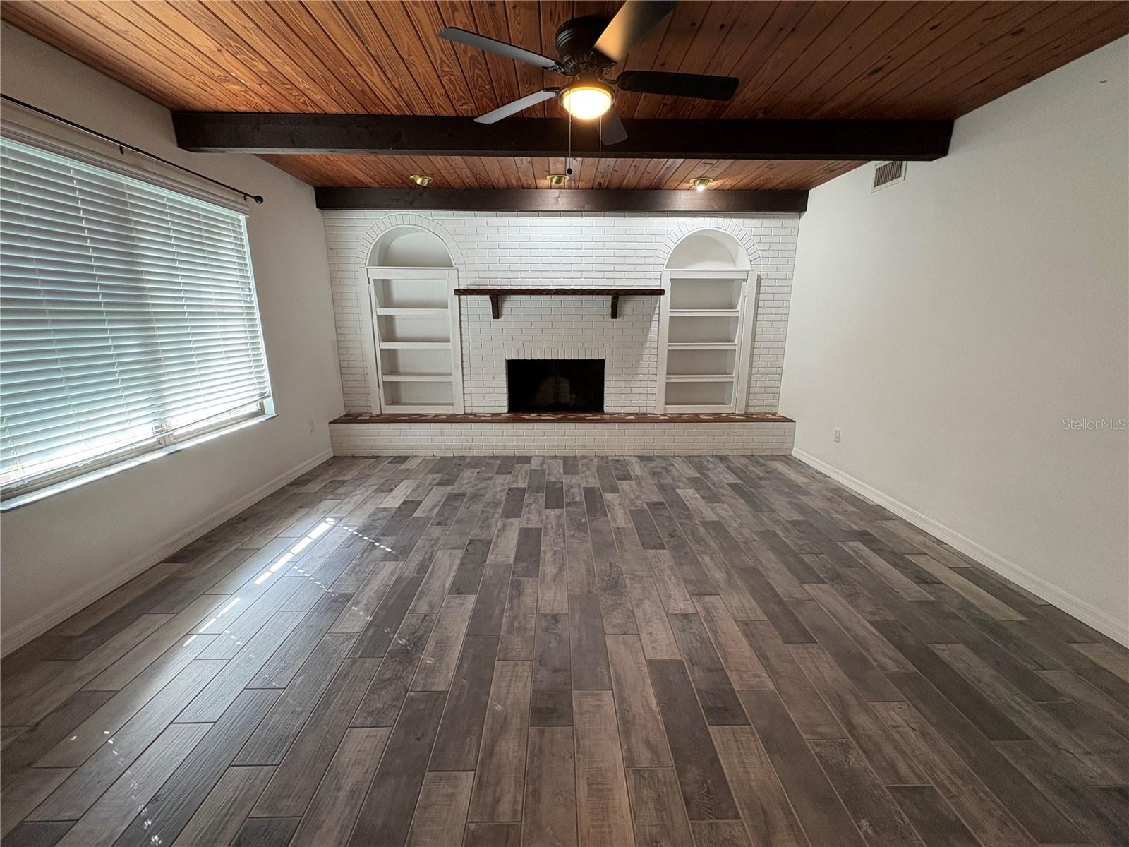 Image 12 of 82 For 155 S Court  