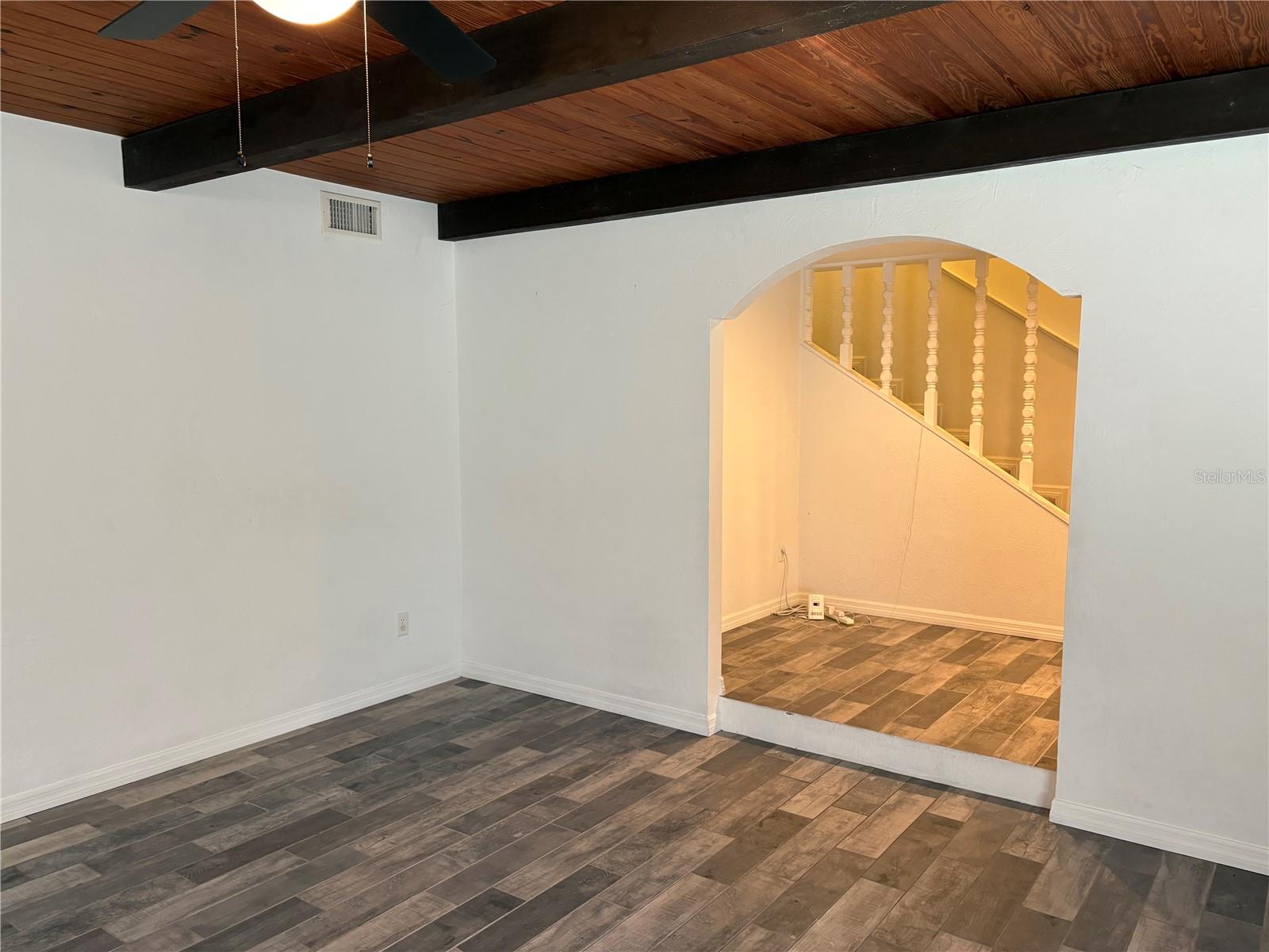 Image 15 of 82 For 155 S Court  